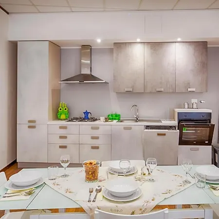 アパート La Chiave Di Sol トリエステ